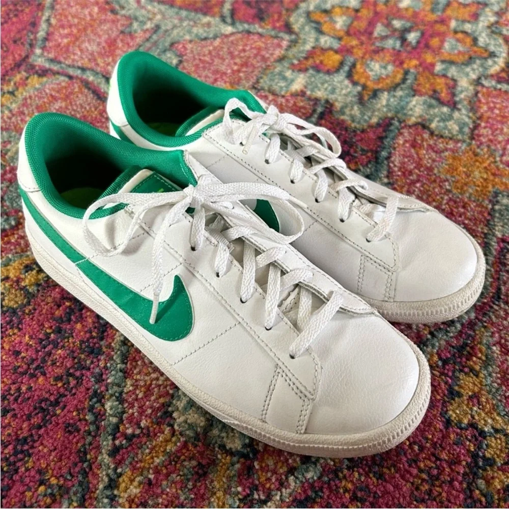 Nike | Unisex kids white/green Court Royale lace up sneakers, green swoosh, Sz 6